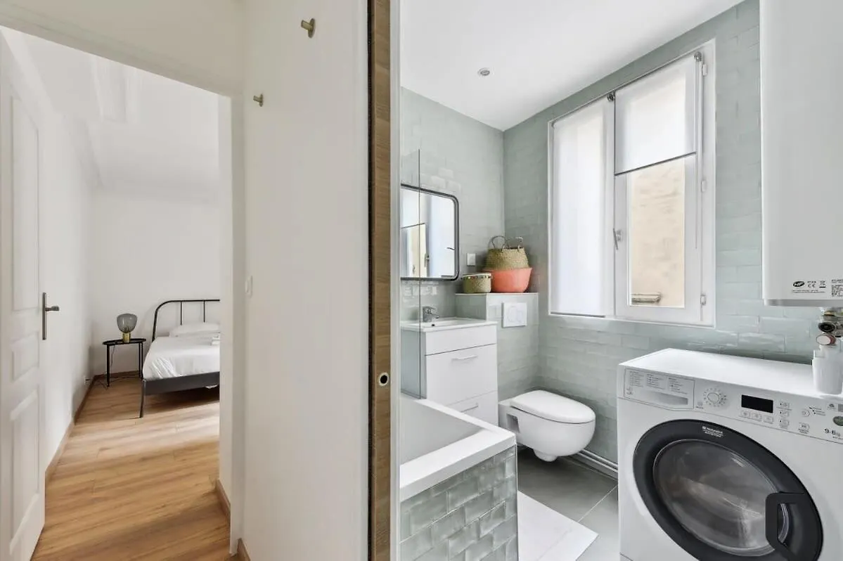 Montmartre & Abbesses - 2Br - Cityapartmentstay Paris Apartment