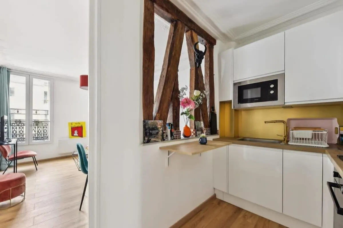 Montmartre & Abbesses - 2Br - Cityapartmentstay Paris Apartment