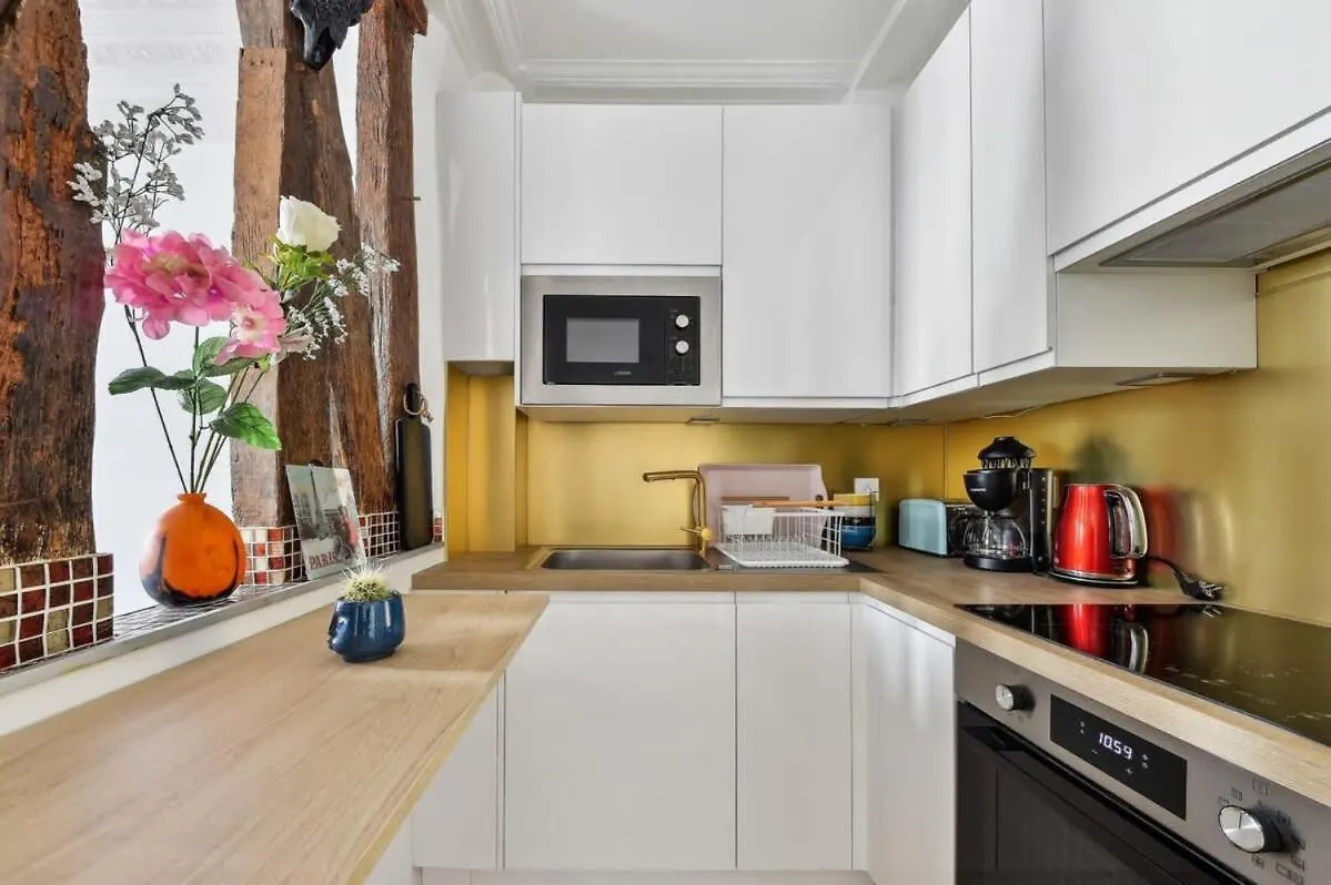 Apartment Montmartre & Abbesses - 2Br - Cityapartmentstay Paris