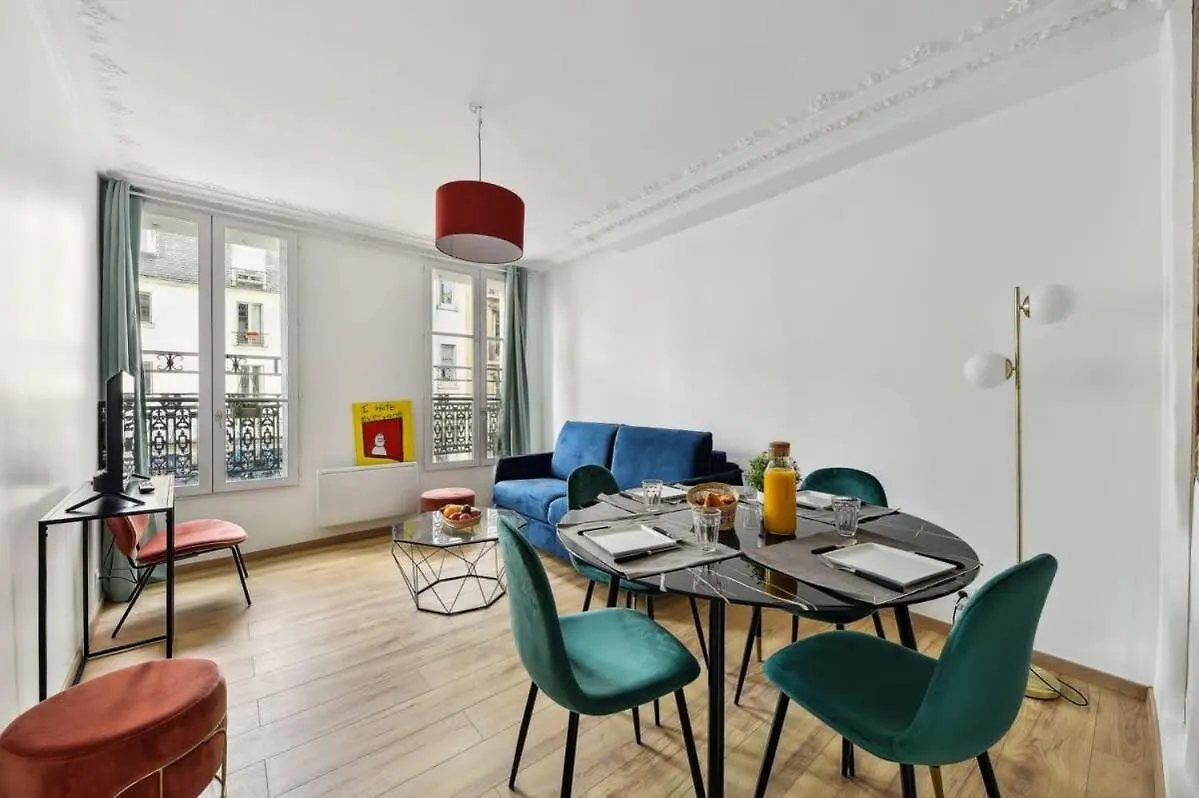Montmartre & Abbesses - 2Br - Cityapartmentstay Paris France